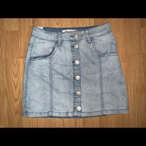 Almost Famous button down Jean skirt